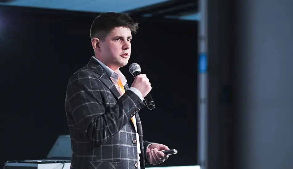 mateusz_bober_na_konferencji_txb.digital_2023