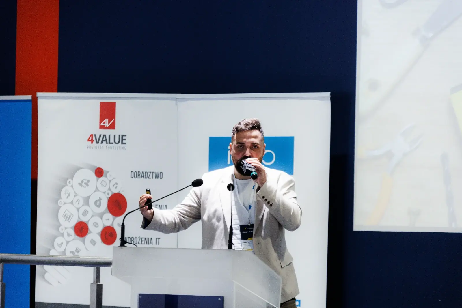 konferencja 7 (3)